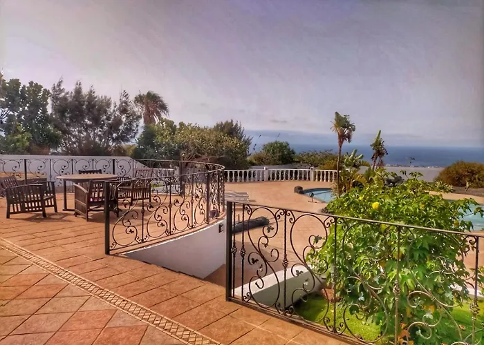 Wonderful Country Villa With Amazing Sea View